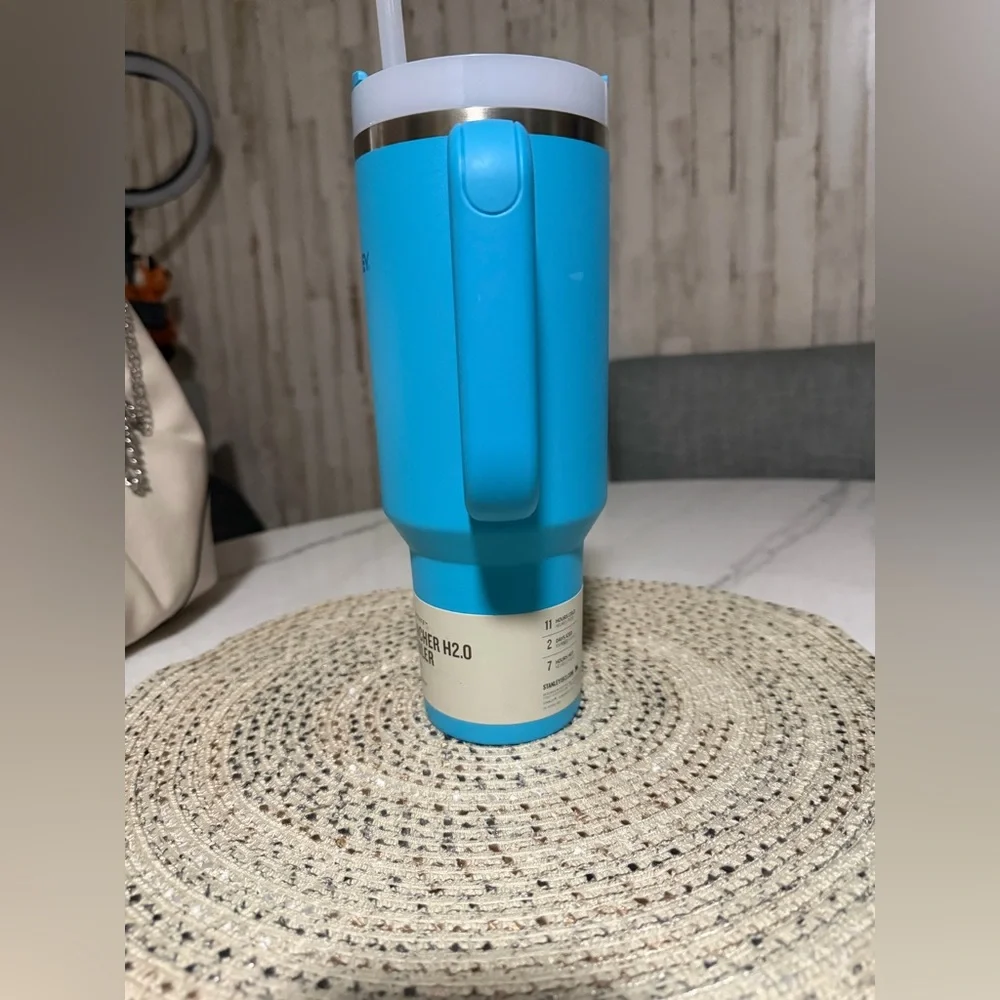 Stanley authentic OG Aqua Blue Tumbler with Handle - Picture 3 of 6